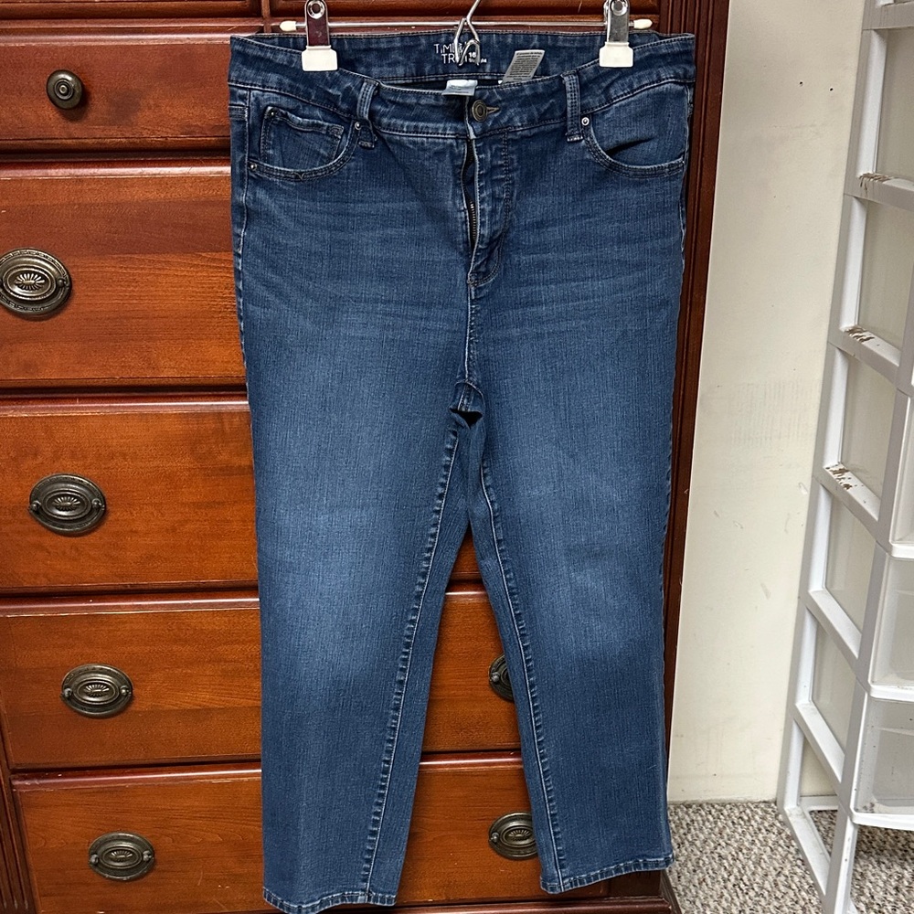 Time and Tru Dark Blue Straight-Leg Women's Jeans